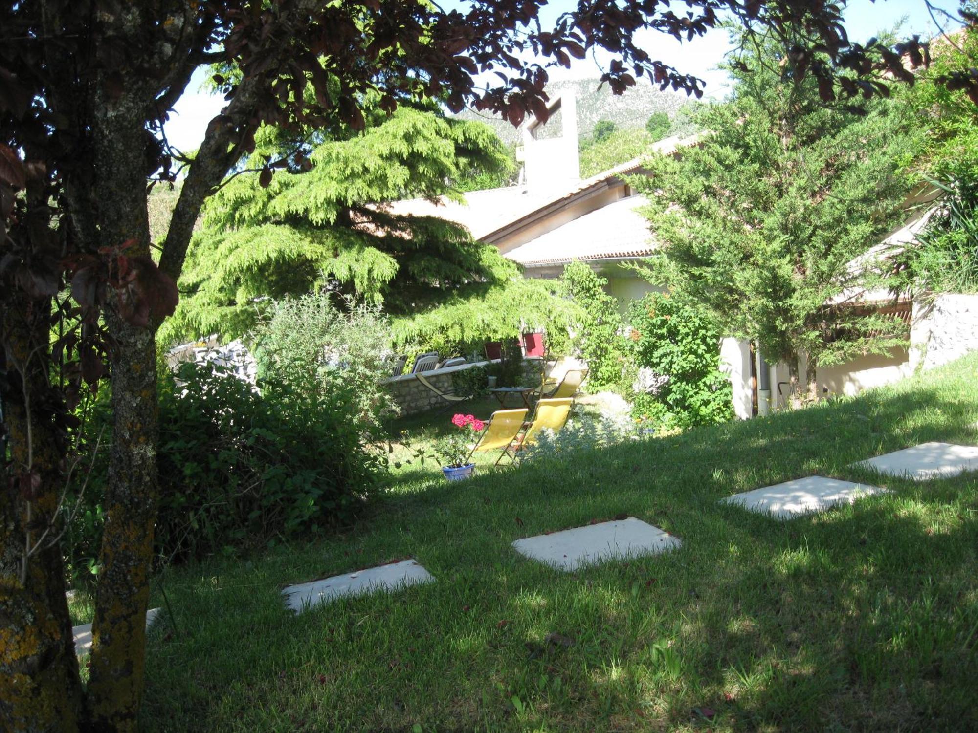 Logis Hotel Le Vieil Amandier Trigance Exterior foto